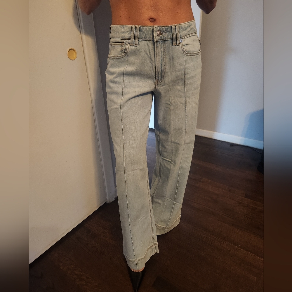 Women's Light Blue Jeans